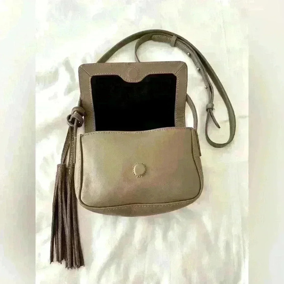 American Eagle Taupe Leather Crossbody Bag - Picture 5 of 11